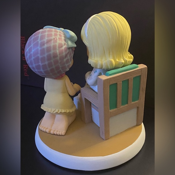 Precious Moments GREASE - POODLE SKIRT CUTIE TO PINK LADY BEAUTY Sandy & Frenchy - Picture 2 of 7